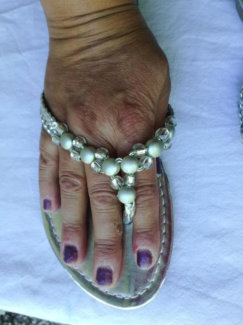 Sandalias entre dedos/Tongas plateadas con cuentas talla 38 - nuevas – photo 3